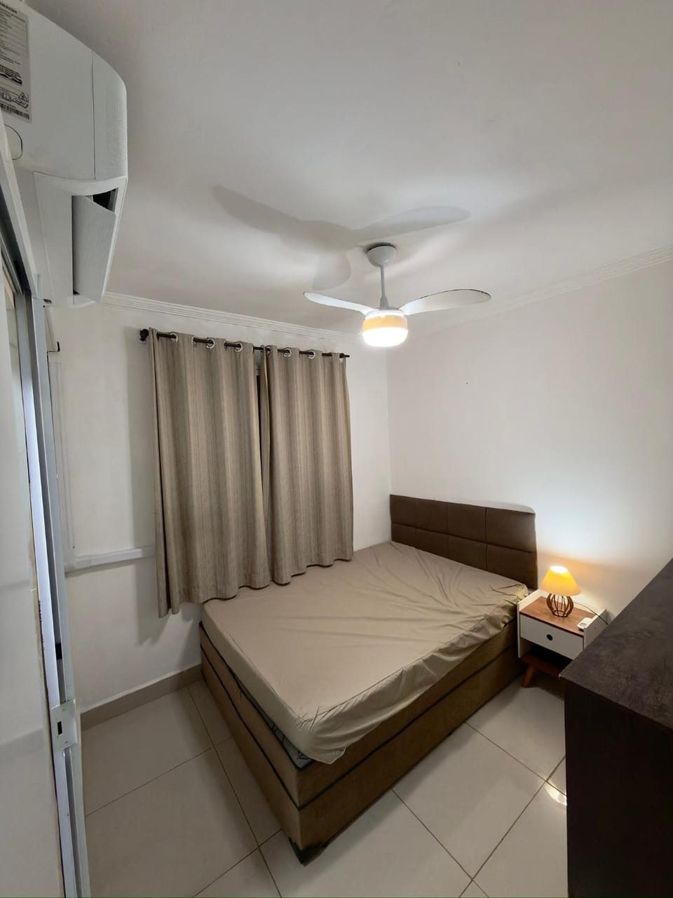 Bed, Photo of the whole room, Bedroom, air conditioner
