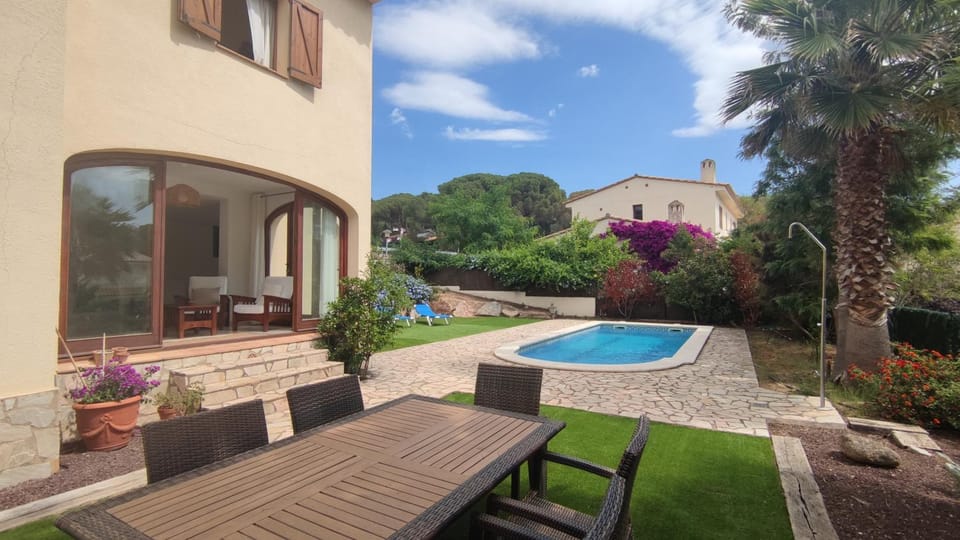 Patio, Garden, Pool view, Swimming pool, sunbed