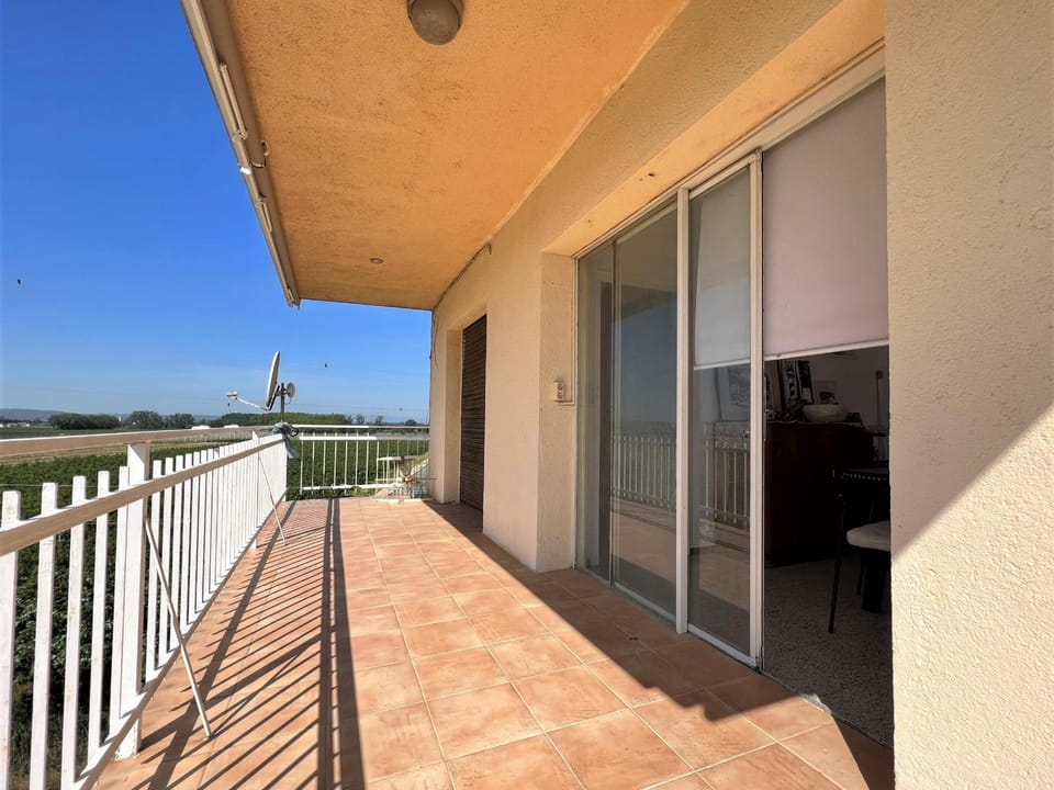 Apto Sant Pere Pescador - Piscina & Wifi, Terraza Vista Campo - ES-89-114 Apartment in Alt Empordà