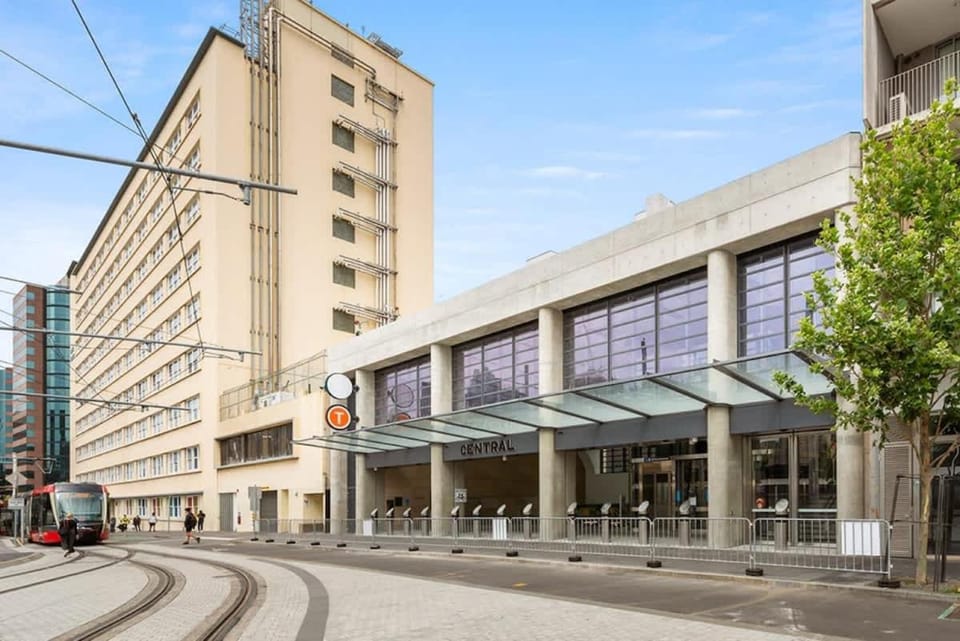 Central stylish 1 bedroom with balcony and air-con Apartment in Surry Hills