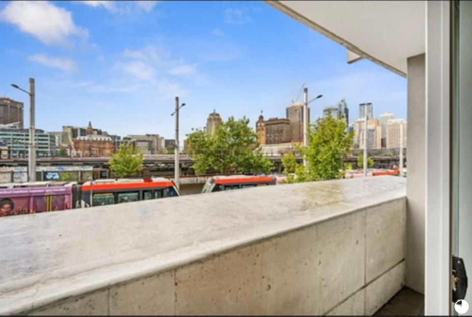 Central stylish 1 bedroom with balcony and air-con Apartment in Surry Hills