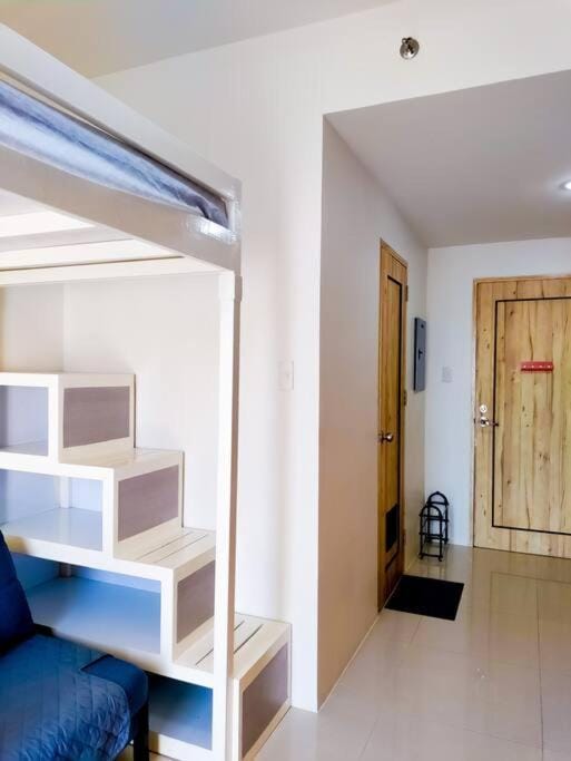 NEW Cozy condo unit w/ wifi next to Abreeza Apartment in Davao City