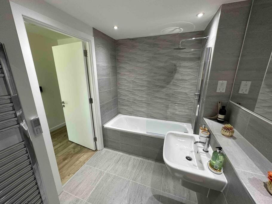 1 Bed Flat with View of Old Trafford Apartment in Stretford