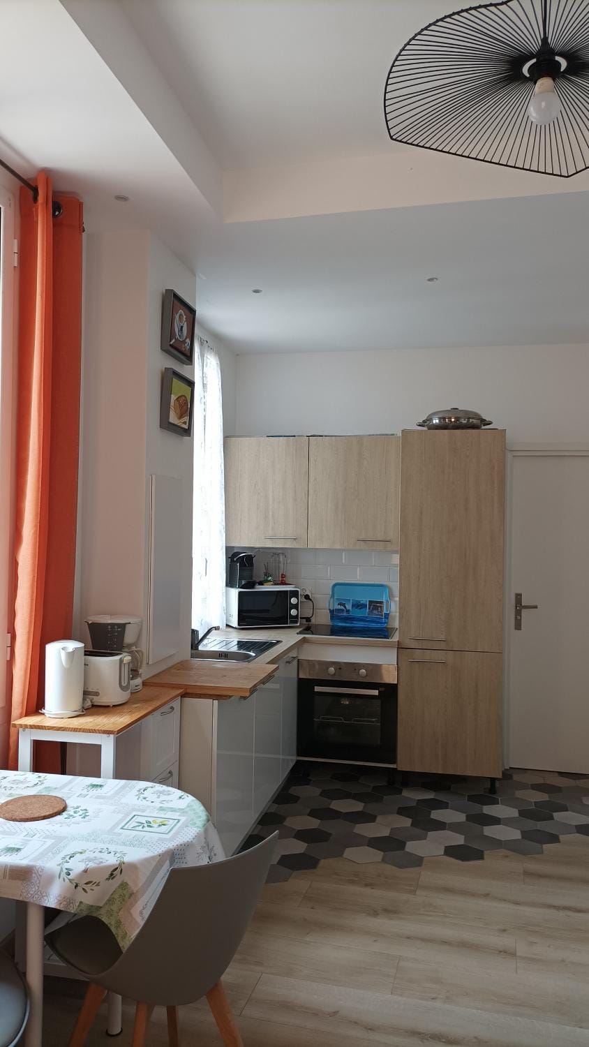 MENTON A 2 pas des plages de sable et du centre ville beau 3 pièces pour 3 personnes Apartment in Menton
