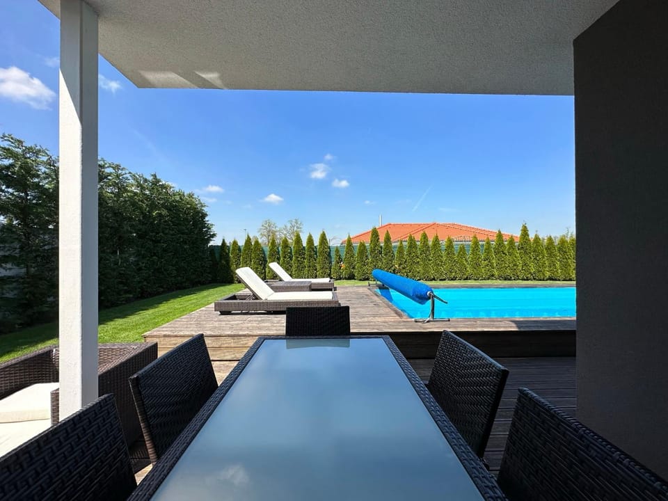 GOLF POOL VILLA Villa in Bratislava Region, Slovakia