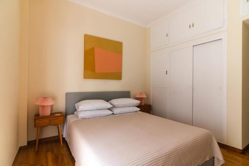 Sophisticated Athenian 2BD apt Apartment in Athens