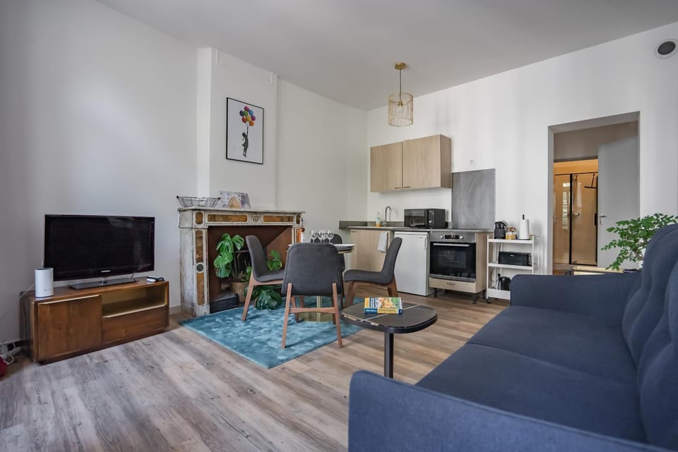 TV and multimedia, Kitchen or kitchenette, Living room, Dining area