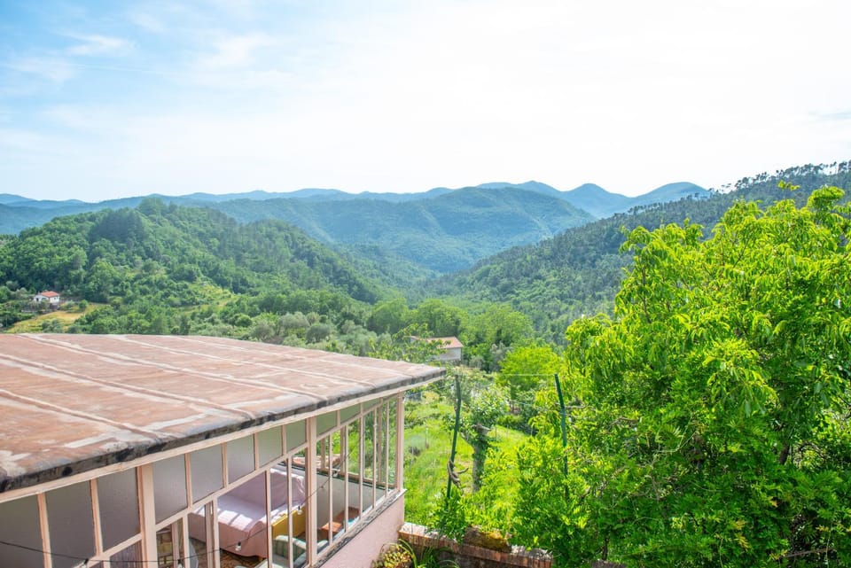 Artists' holiday home near Cinque Terre - 4 bedrooms, large terrace, great views House in Liguria