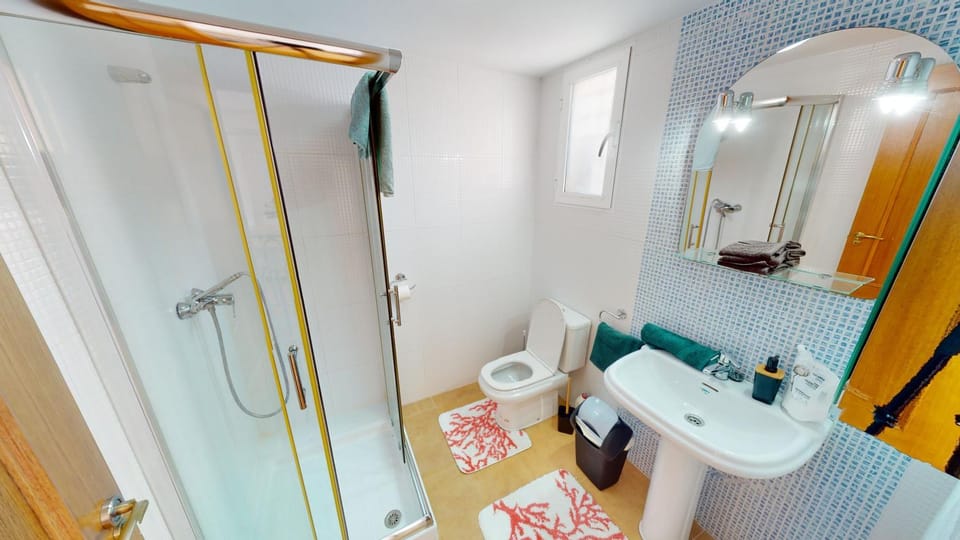Shower, Toilet, Bathroom