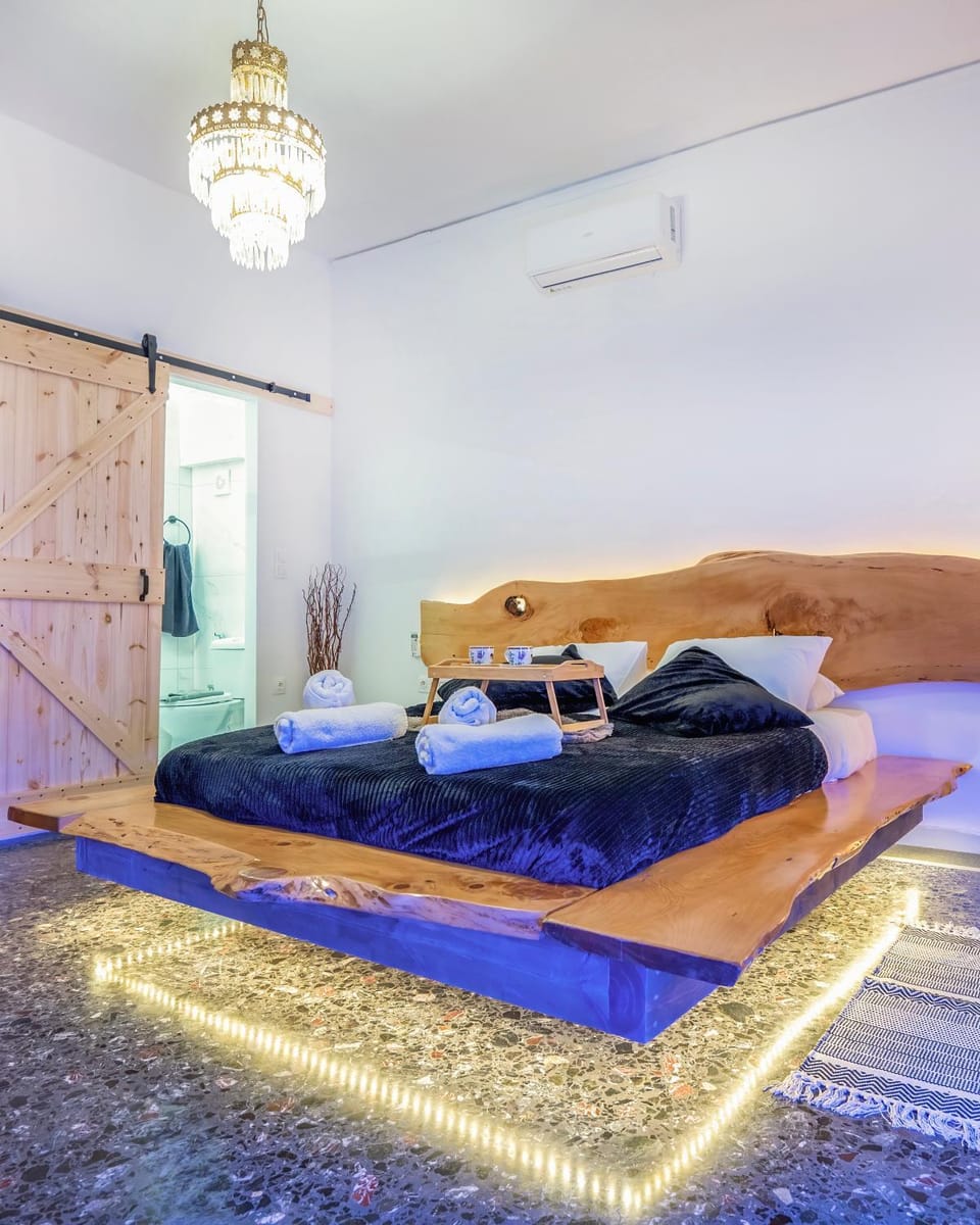 Bathroom, Photo of the whole room, Bedroom