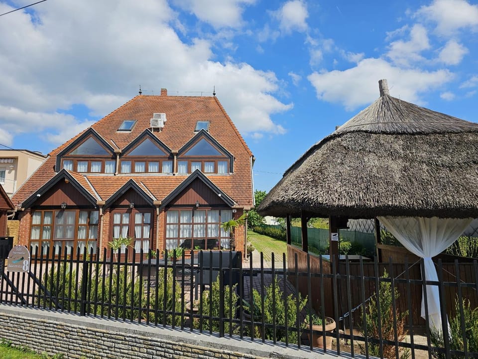 Babi Apartmanház Vacation rental in Hungary