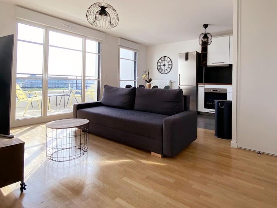 Communal lounge/ TV room, Living room, Seating area