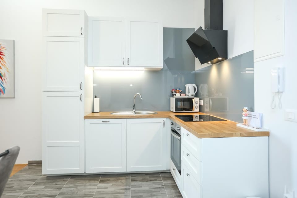 dishwasher, pet friendly, stove