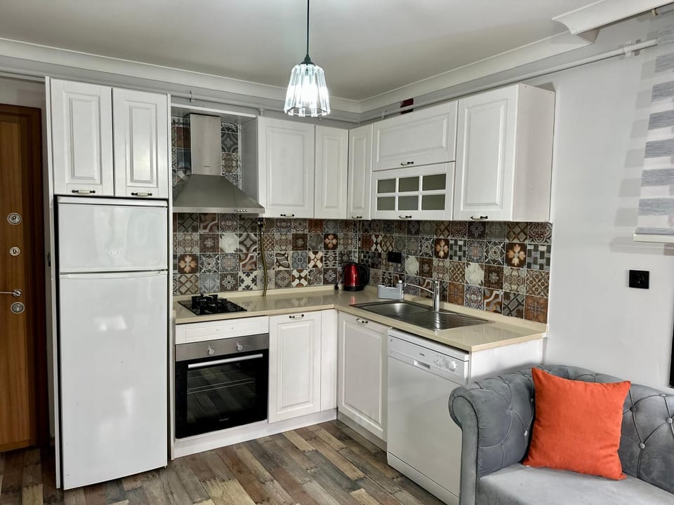 Kitchen or kitchenette, Living room, Seating area, Dining area, dishwasher, pet friendly, stove