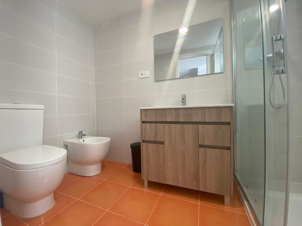 Shower, Toilet, Bathroom, Bedroom, bidet