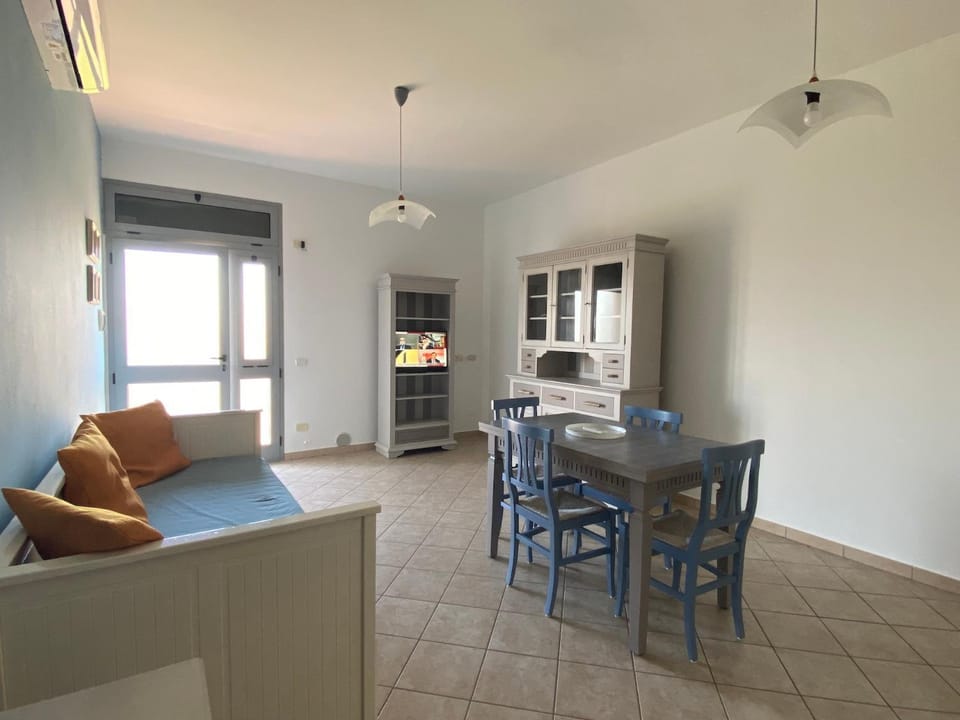 TV and multimedia, Kitchen or kitchenette, Living room, Seating area, Dining area, pet friendly, stove