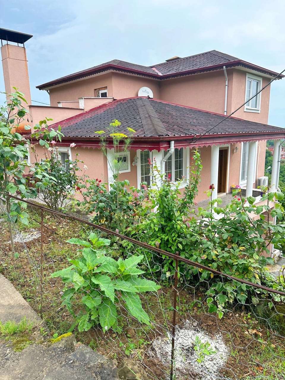 Property building, Garden, Balcony/Terrace