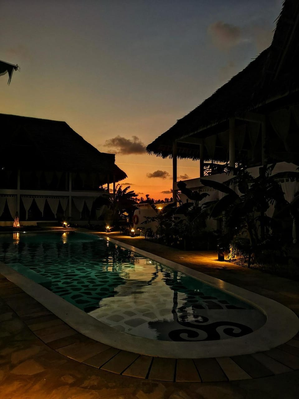 Property building, Facade/entrance, Natural landscape, Garden, Garden view, Swimming pool, Sunset