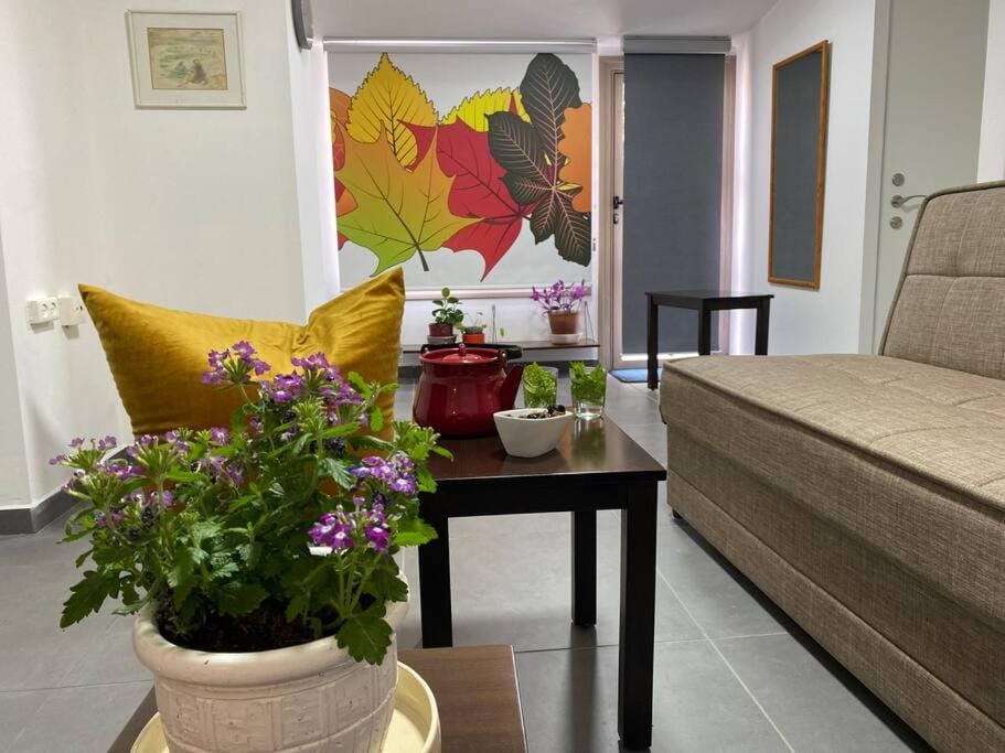 קומותיים ברמה Apartment in North District
