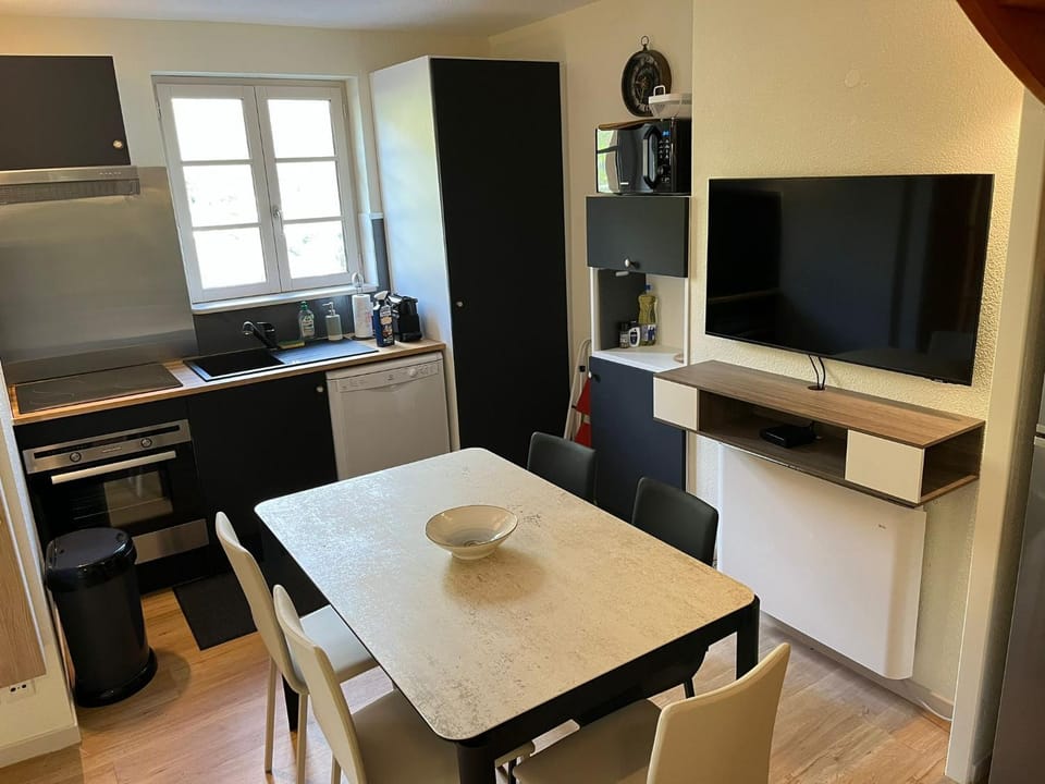Living room, kitchen