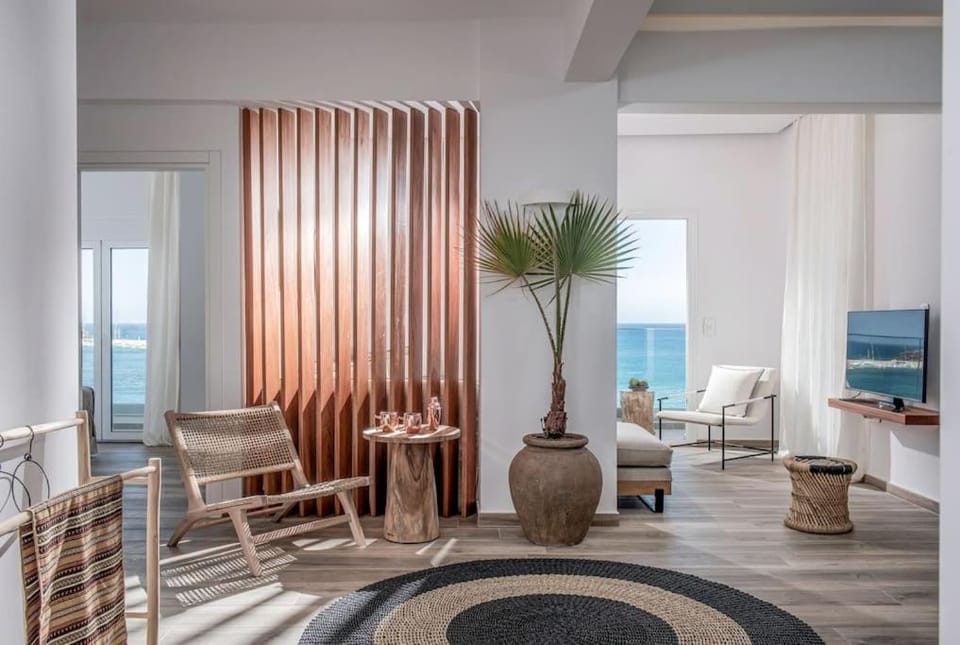 TV and multimedia, Seating area, Sea view