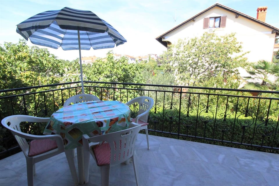 GIANNA A4+2 Apartment in Novigrad