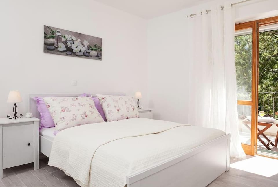 Charming stone villa Silva House in Tučepi