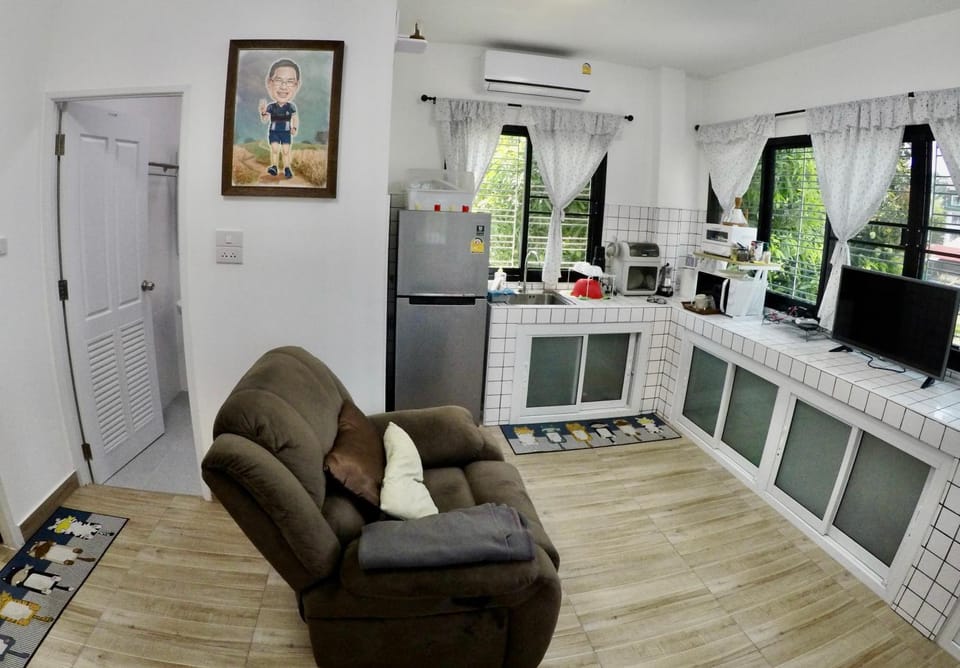 TV and multimedia, Kitchen or kitchenette, Living room, Seating area, Dining area, minibar, air conditioner