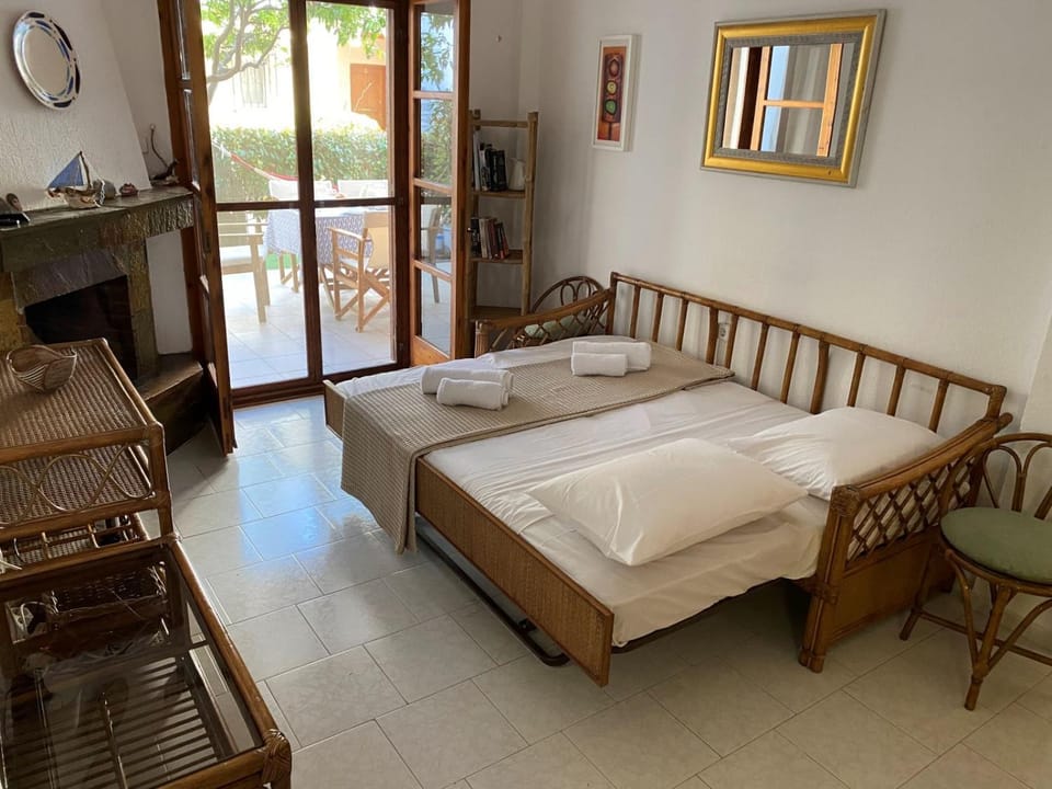 Seating area, Bedroom