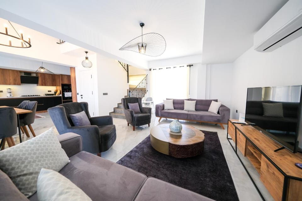 Communal lounge/ TV room, TV and multimedia, Kitchen or kitchenette, Living room, Seating area, Dining area, Evening entertainment, minibar