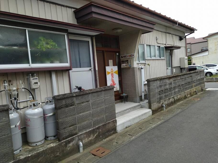 Property building, Day, Neighbourhood, Street view