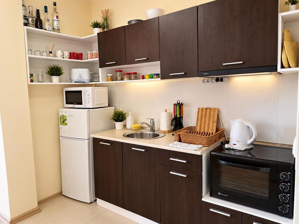 microwave, toaster, kitchen