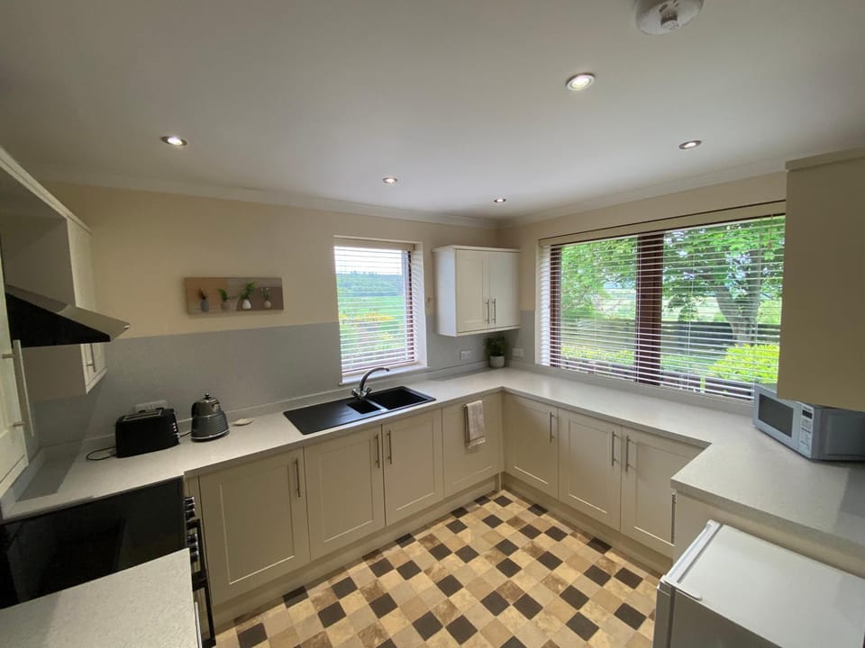 Kitchen or kitchenette, dishwasher, minibar, pet friendly, stove, toaster