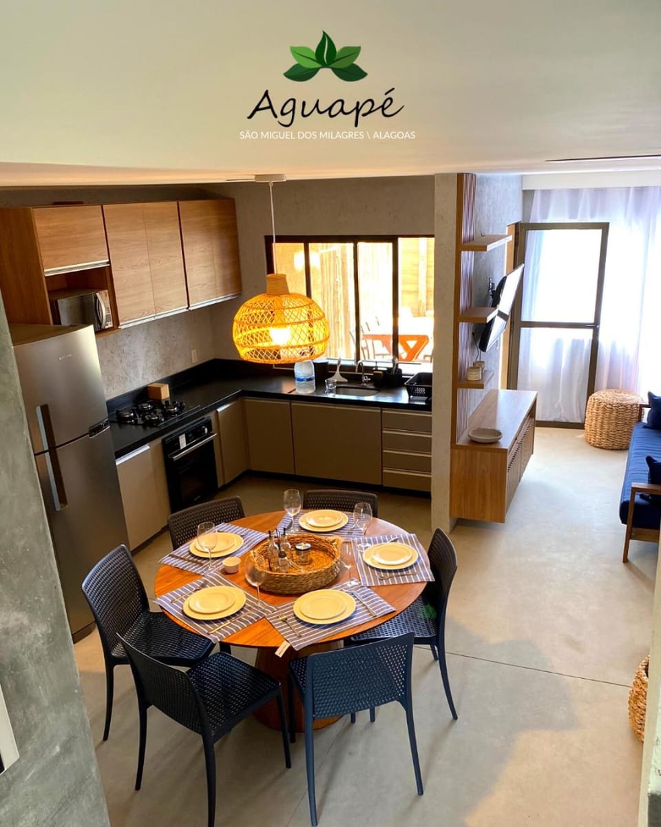 Kitchen or kitchenette, Living room, Seating area, Dining area, minibar, pet friendly, stove