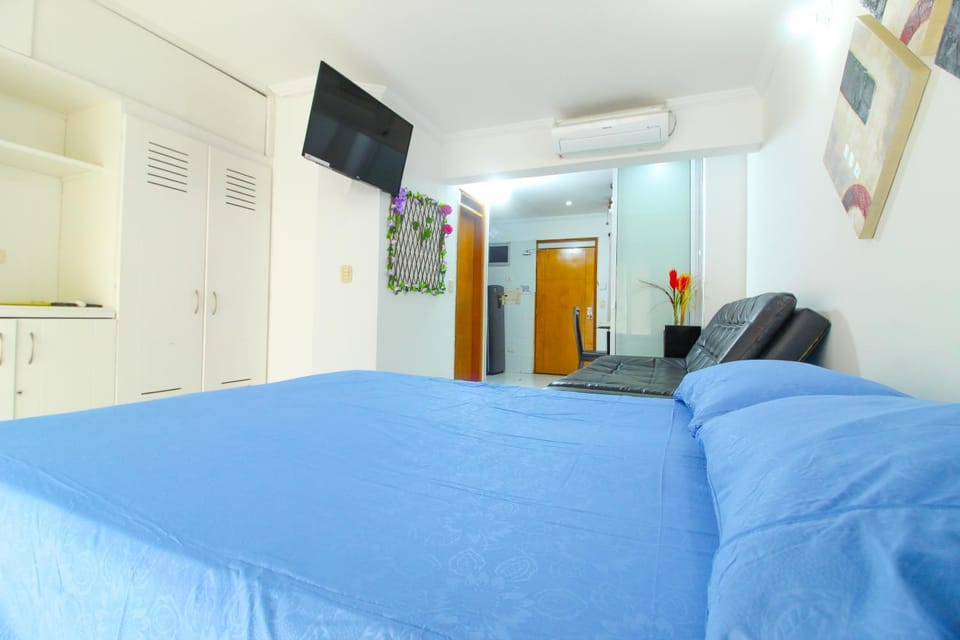 Bed, TV and multimedia, Bedroom, air conditioner