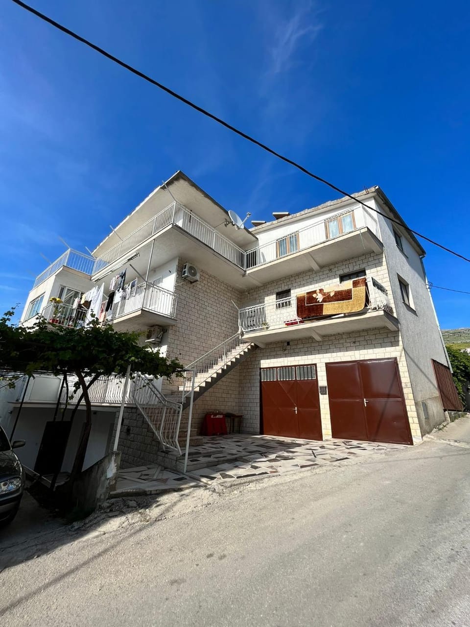 Property building, Day, Neighbourhood, Street view