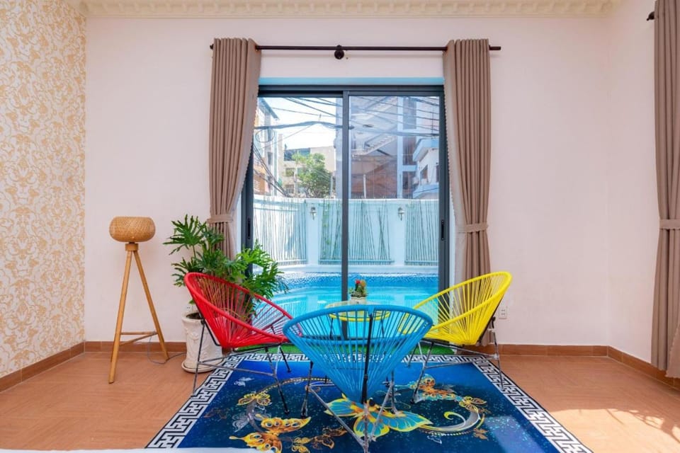 Patio, Living room, Dining area
