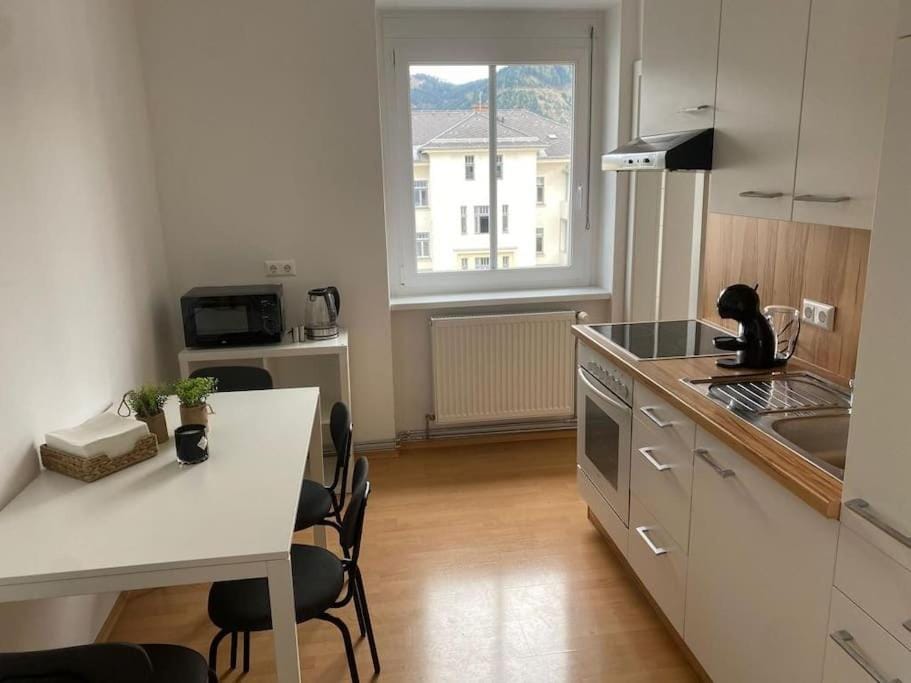 Coffee/tea facilities, Kitchen or kitchenette, Dining area, minibar, pet friendly, stove, toaster