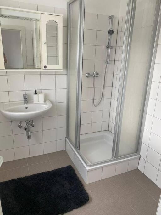 Shower, Bathroom, towels