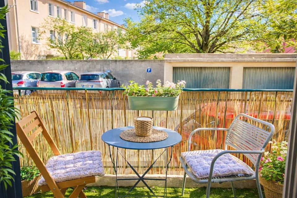 Bel appartement lumineux et calme à 10min à pied du centre Aix avec parking et Air conditionné Apartment in Aix-en-Provence