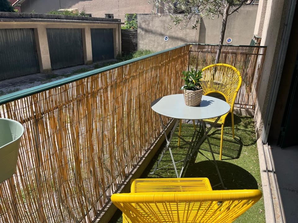 Bel appartement lumineux et calme à 10min à pied du centre Aix avec parking et Air conditionné Apartment in Aix-en-Provence