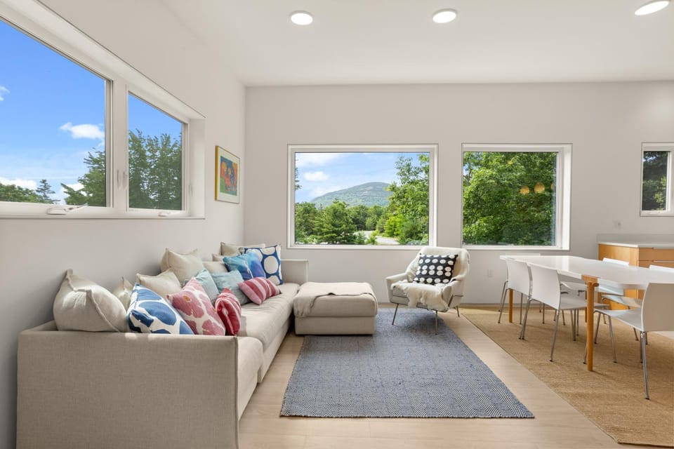 Living room, Mountain view
