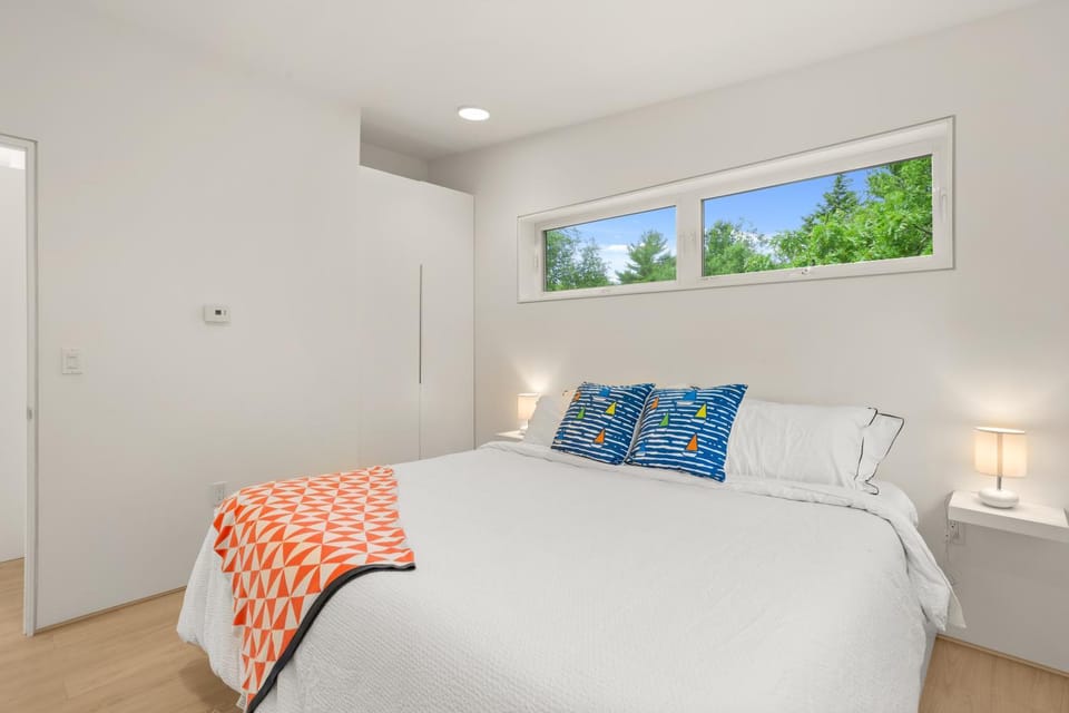 Bedroom, wardrobe