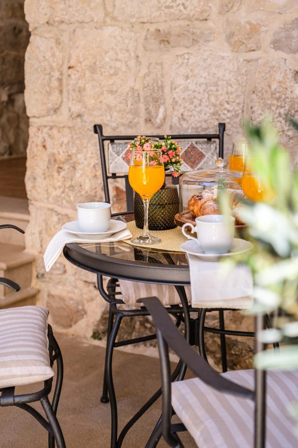 Patio, Dining area
