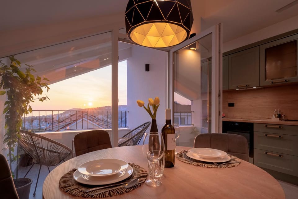View (from property/room), Balcony/Terrace, Seating area