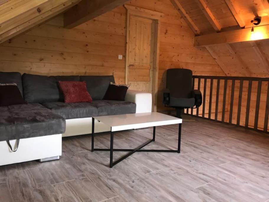 Forest Jura Lodge - Chalet de la Vache Chalet in Jura