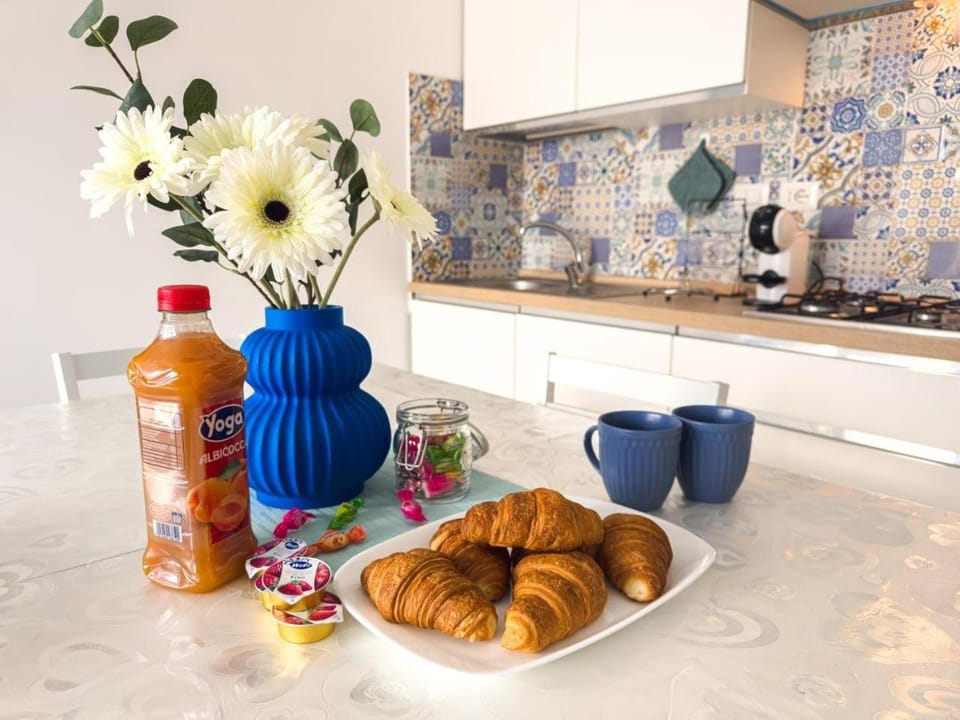 Kitchen or kitchenette, kitchen, kitchen