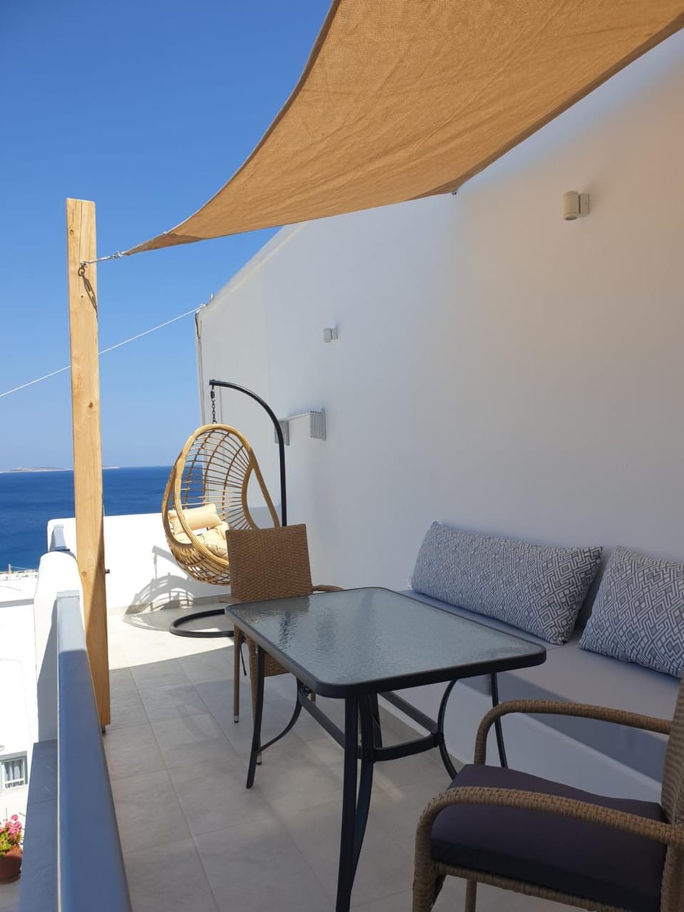 View (from property/room), Balcony/Terrace, Seating area, Sea view