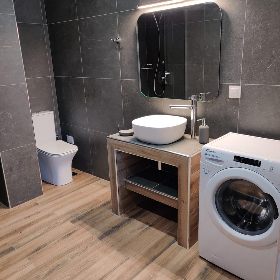 Toilet, Bathroom, washing machine