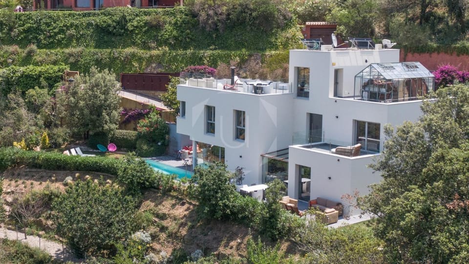 VILLA MANILA - Sa Riera Secluded, Modern, Sea views Villa in Baix Empordà